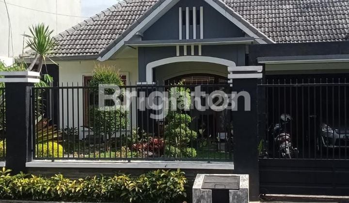 Rumah Mewah dan Megah Serta Luas Di Papa Kuning Kota Malang