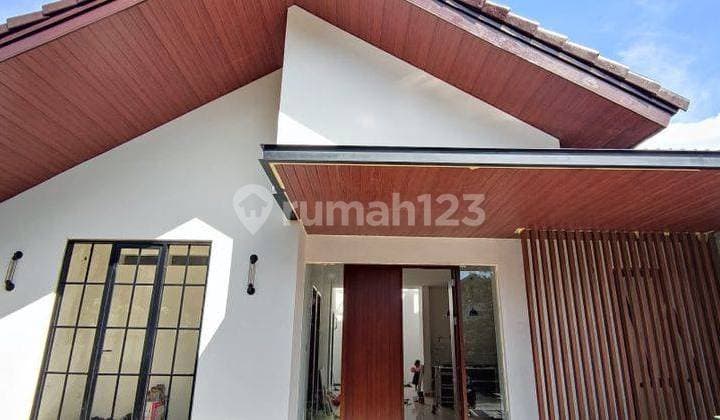 New Modern Minimalist House with Large Yard, Batununggal Bypass