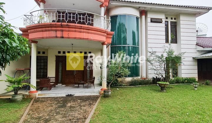 Rumah Terawat Hitung Tanah di Kebon Jeruk