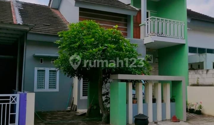 CEPAT RUMAH CANTIK & BAGUS 2 LANTAI LOKASI SANGAT STARTEGIS HARGA TERJANGKAU