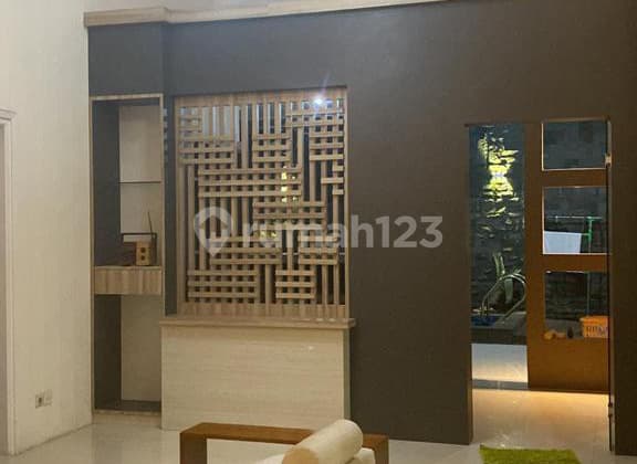 Setraduta Rumah 2 Lantai Ada Kolam Renang Dan Full Furnished
