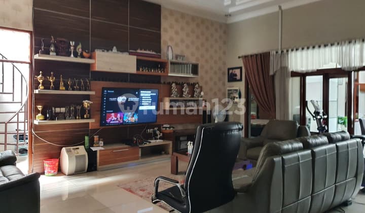 Rumah Mewah 2 Lantai, di Taman Sakura Soekarno Hatta