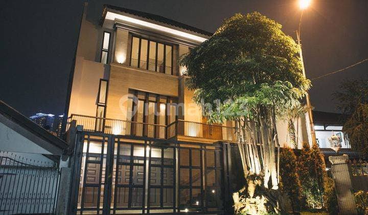 Luxury house in the Kebayoran Baru area