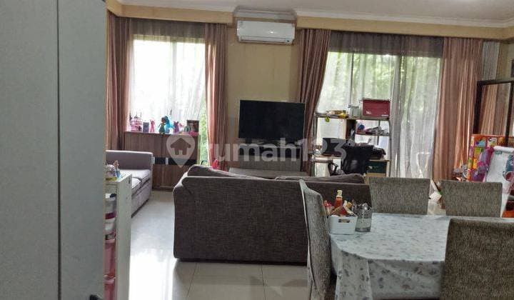 Rumah nyaman dalam townhouse di Bintaro pesanggrahan, Jaksel