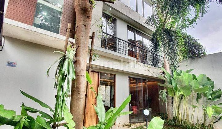 Rumah mewah dalam townhouse jagakarsa