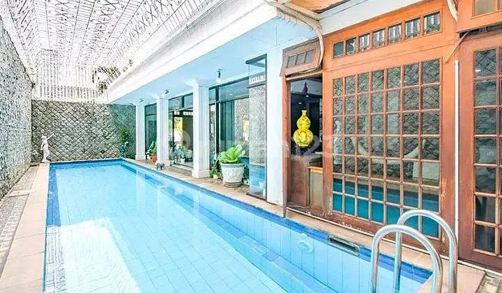 Rumah asri terawat di kawasan elite menteng