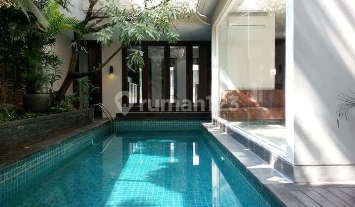 Rumah Lux Siap Huni Kebayoran Baru Dekat Dengan Pusat Bisnis Melawai