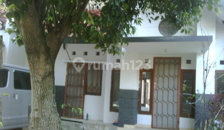 Rumah 83m2, Tanah 136m2 Bagusdan Nyaman Dg Rp 32 Jt/th