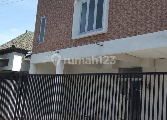 Rumah kost aktif terisi full dijual cepat BU dekat kampus
