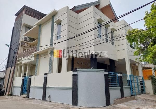 Rumah Hoek Di Kelapa Gading Jakarta Utara