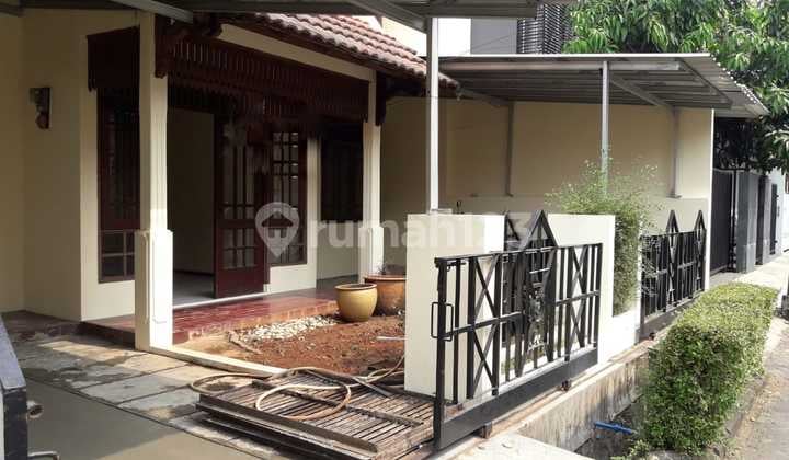 Rumah Bagus Ada Halaman Lokasi Strategis Di Sektor 3 Bintaro