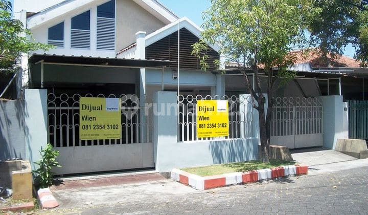 House in North Tenggilis, South Surabaya, suitable for residence/office, Well-Maintained + Good Condition.