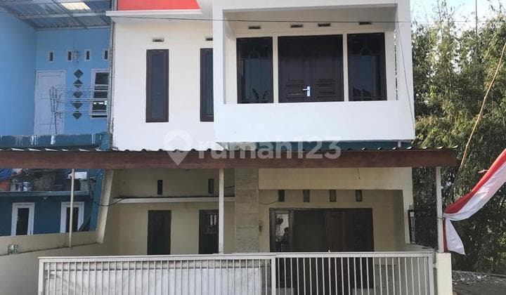 CEPAT RUMAH 2 LANTAI SIAP HUNI MODERN HARGA TERJANGAKAU