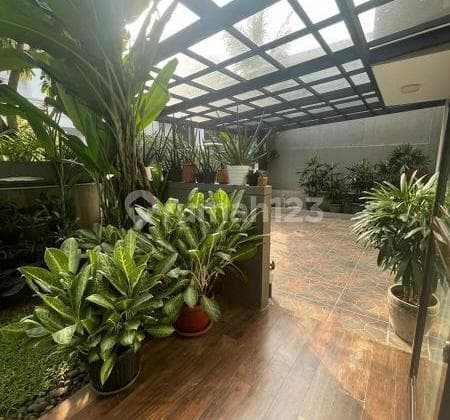 Rumah Sultan, Strategis Plus Swimming Pool di Sentul City - SHM