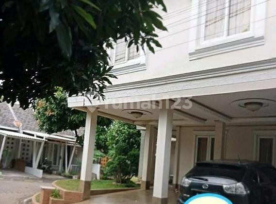 Rumah Mewah Hook, Full Furnished di Grand Cibubur Country - SHM