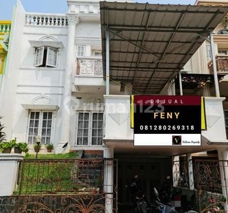 Rumah Cantik 2 Lantai, Strategis di Citra Gran, Cibubur - SHM