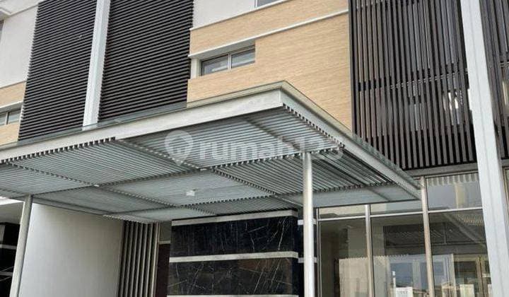 Mozart House UK 10x25 Lift, marble, 3 Floors, south, brand new