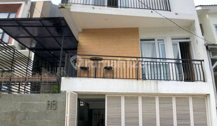 Rumah 3 Lantai Baru Furnished SHM di Jalan Nagrog, Bandung