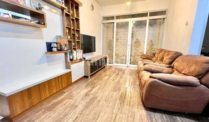 Rumah Bagus Semi Furnished SHM di Mekarwangi, Bandung