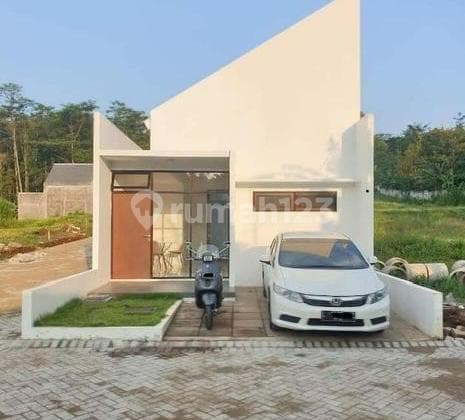 Rumah villa Rindanavia Residence, di bawah kaki gunung arjuno