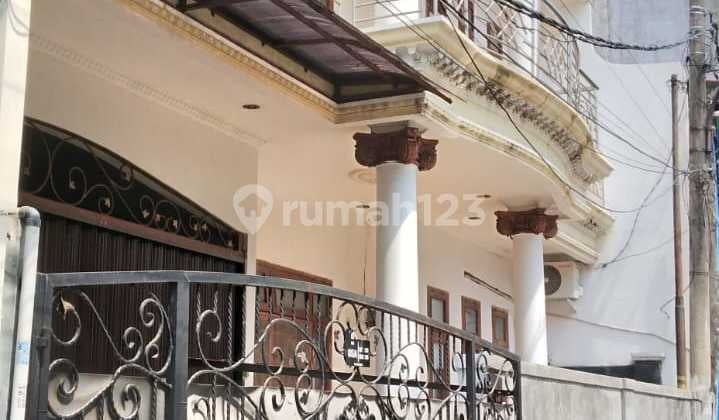 Rumah Bagus Di Jl H Ridi Ulujami Jakarta Selatan