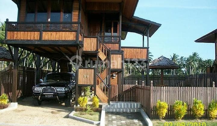 Perfect gate away wooden villa pantai Lamaru