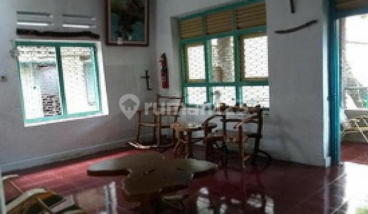 Large Old House, Strategic Location in Cirebon City, West Java