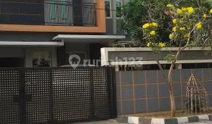 Rumah Bagus di Green Garden Rumah Bagus di Green Garden