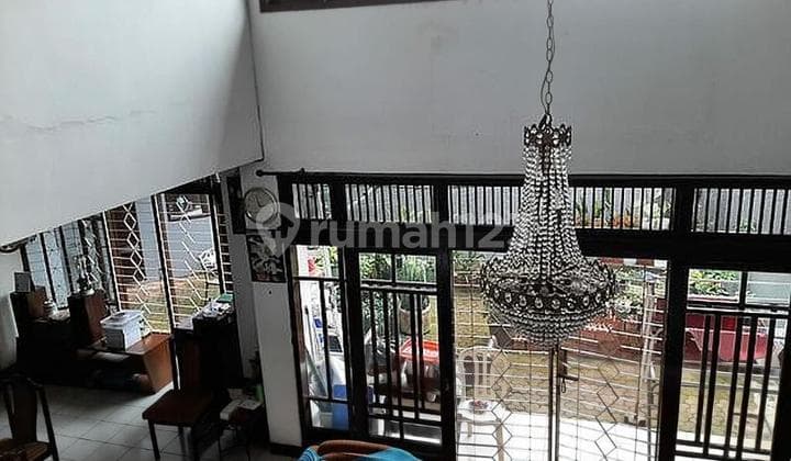 Rumah Modern dan Besar 2 Lantai di Taman Alfa Indah, Joglo, Kembangan