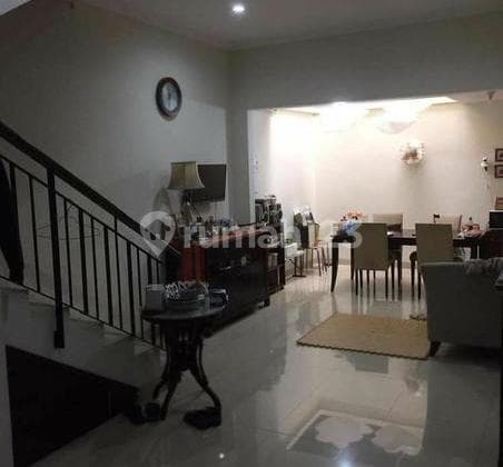 Rumah Bagus, Murah dan Full 2 Lantai di Kemang, Cipete, Kebayoran Baru
