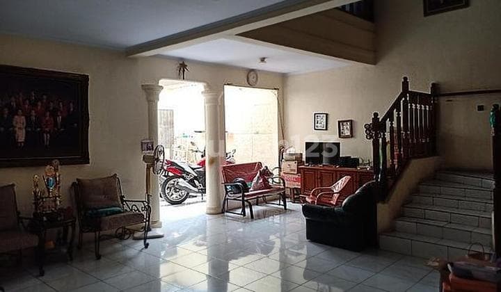 Rumah Besar dan Full 2 Lantai di Taman Alfa Indah, Joglo, Kembangan
