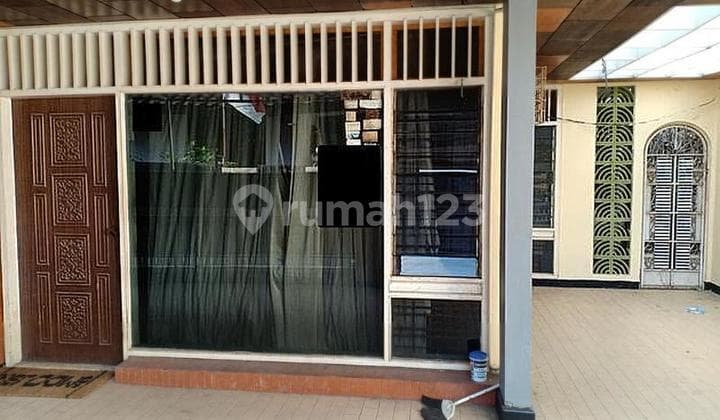 Rumah Hook dan Strategis (sdh SHM) di Tebet, Saharjo, Jakarta Selatan