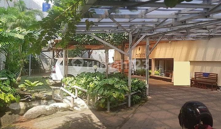 Rumah Strategis dan Luas di Kemanggisan Ilir, Palmerah, Jakarta Barat