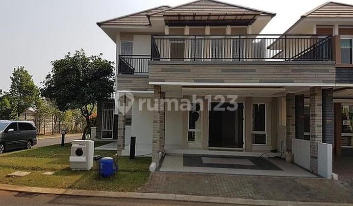 Rumah Hook & Asri 2 Lantai, Ready di Kota Wisata, Cibubur - SHM