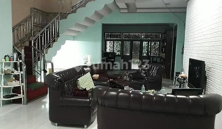 Rumah dan Tanah Luas di Bintaro, Tangerang Selatan. Harga di Bawah Harga Pasaran