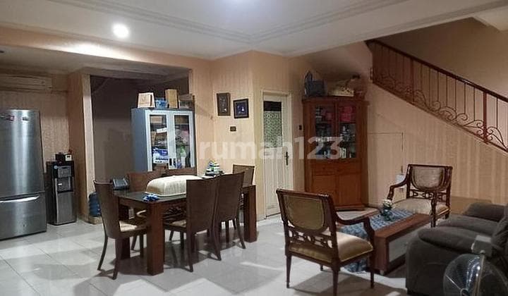 Rumah 2 Lantai n Hook di Permata Mediterania, Srengseng, Pos Pengumben
