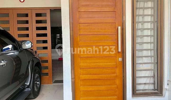 Ready-to-Occupy House in South Tanjung Duren SHM Flood-Free