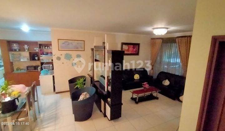 Jarang ada! Rumah terawat harga bersahabat di cluster eksklusif KBP