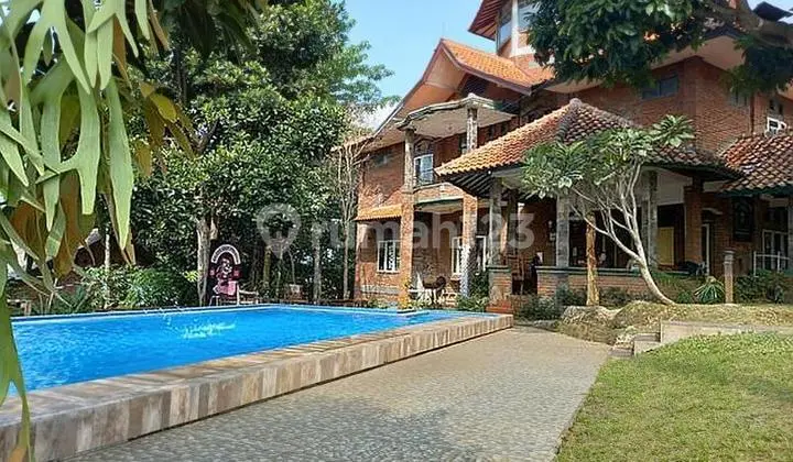 RUMAH VILLA VIEW KEREN PADA SUKA KOLAM RENANG CIMENYAN BANDUNG