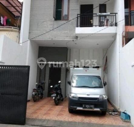 Rumah 2 1/2 Lantai Di Jl. Mandala Tomang - Jakbar