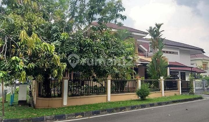 Rumah Taman Berdikari Sentosa di hoek Barat/ Utara