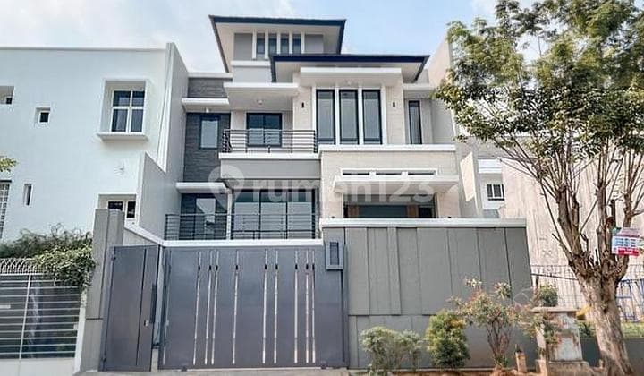 Rumah baru 3 lantai posisi tusa termurah