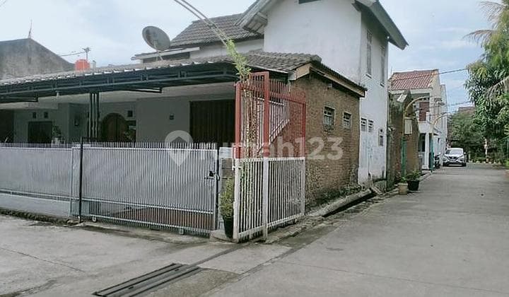 rumah hoek saluyu riung bandung terawat strategis