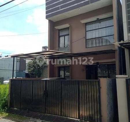 Rumah dijual di buah batu 2 llt dkt pintu tol buah batu