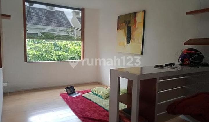 Minimalist 2-story house for sale in a strategic location.