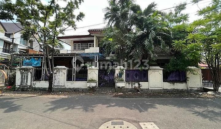 Tebet timur rumah lama akses 3 mobil lingkungan nyaman lokasi strategis.