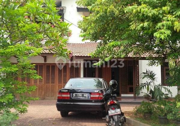 cepat Rumah di Pejaten Jalan lebar
