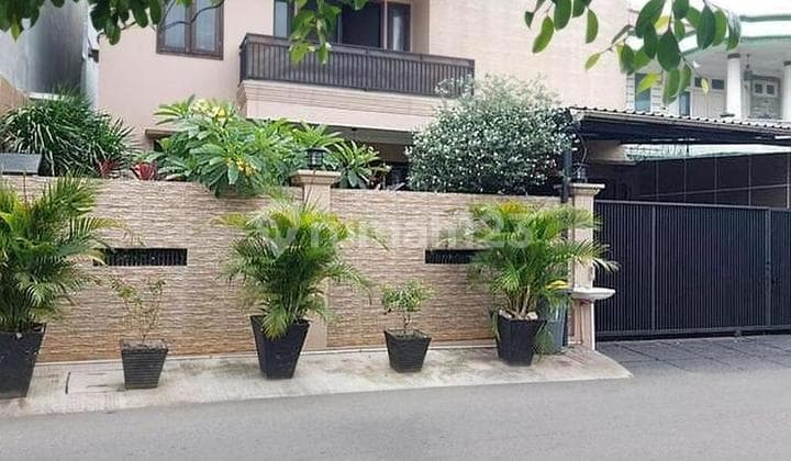 rumah lux di pejaten ada pool