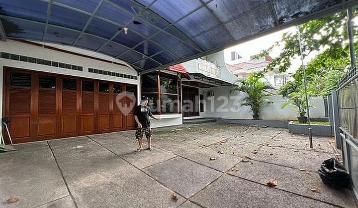 cepat rumah di kebayoran baru