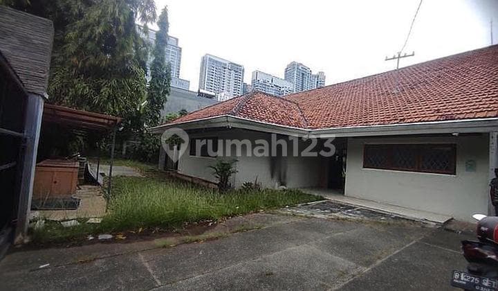 old house on Kemang Raya suitable for a townhouse